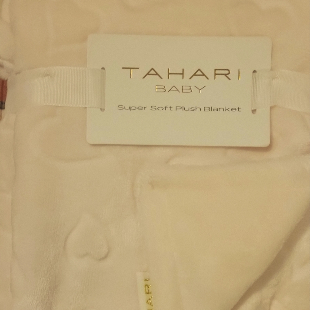 TAHARI Baby pink blanket